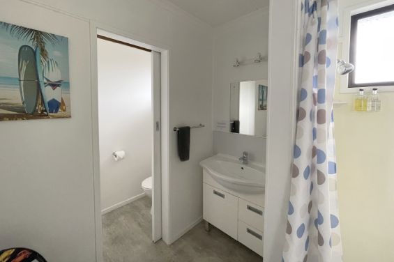 One-Bedroom Suite bathroom